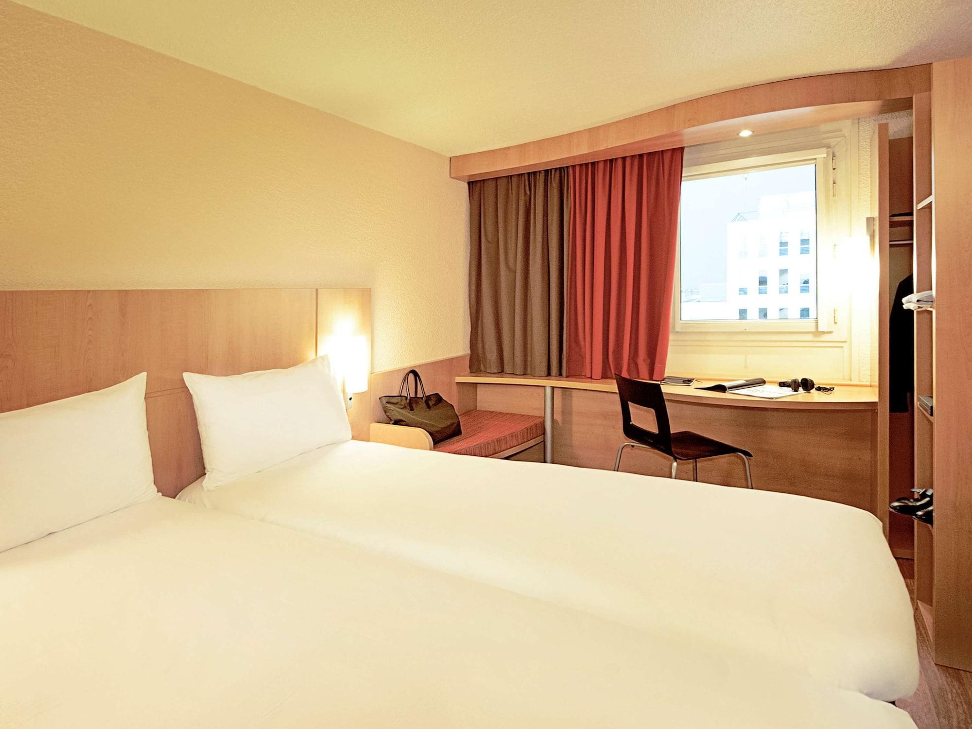 Ibis Hamburg Alsterring Hotel Exterior photo