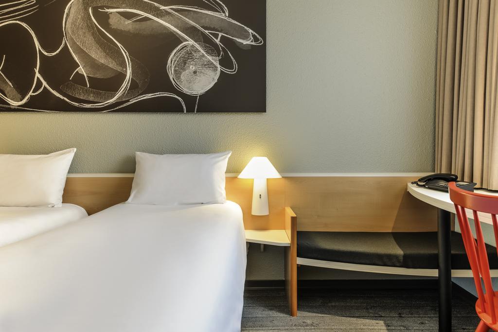Ibis Hamburg Alsterring Hotel Exterior photo