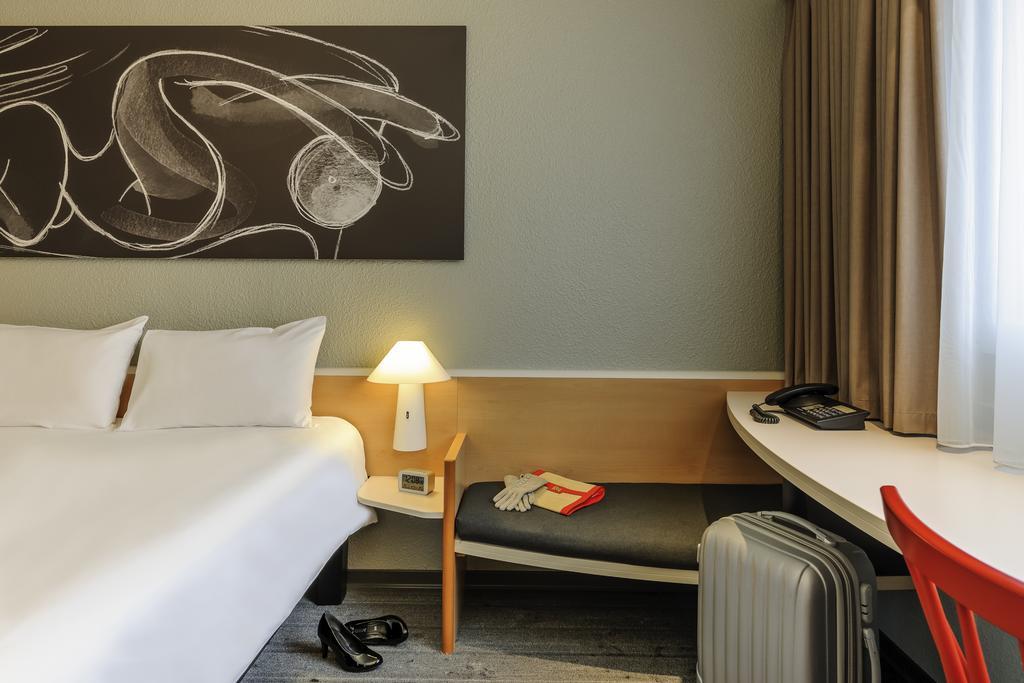 Ibis Hamburg Alsterring Hotel Exterior photo